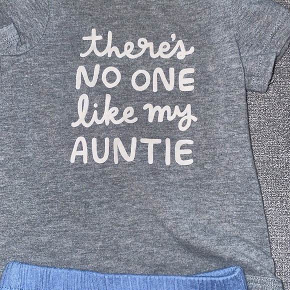 Cat & Jack “There’s No One Like My Auntie” NB Onesie & Shorts - Picture 2 of 2
